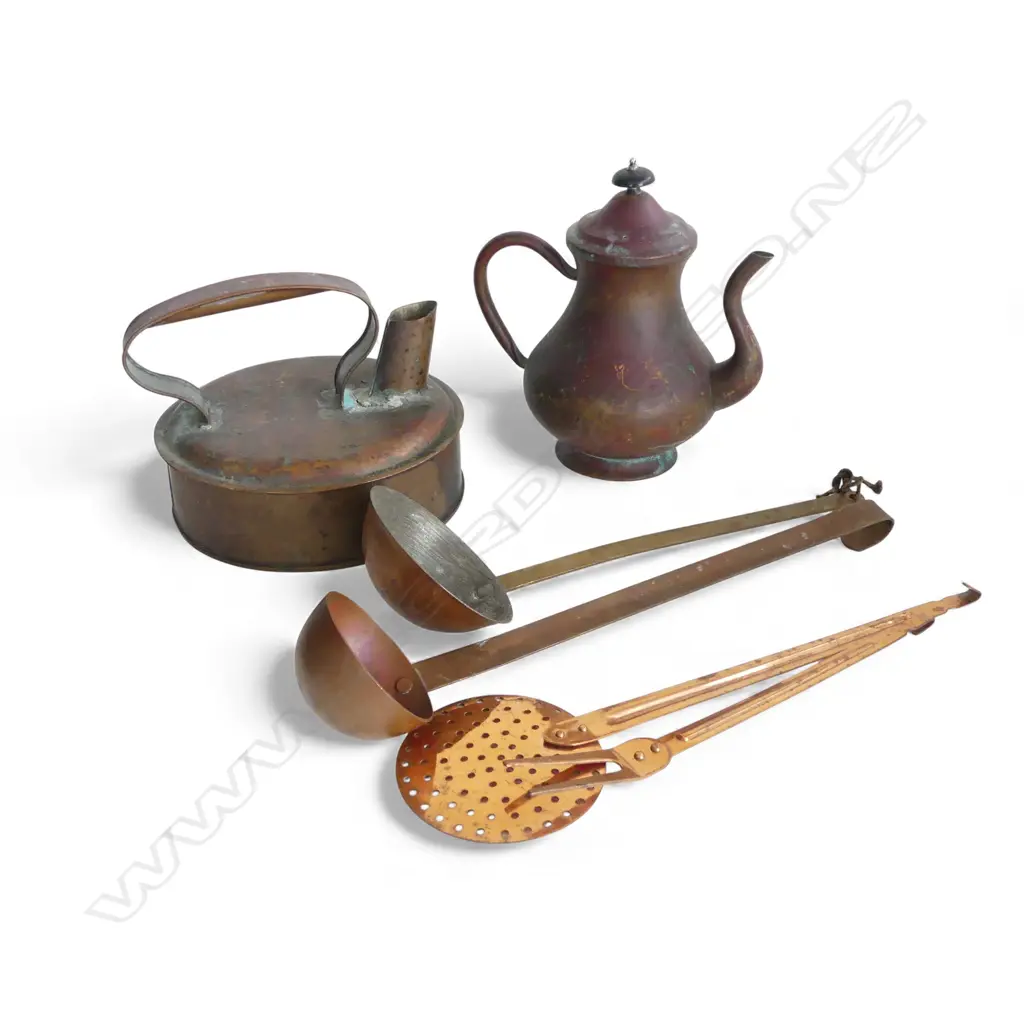 6 PCES COPPER; 4 TOOLS, KETTLE & TEAPOT H.210mm Image 1++