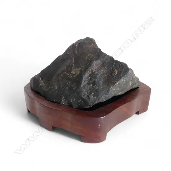 SUISEKI / SCHOLARS STONE ON MAHOGANY STAND W.220mm