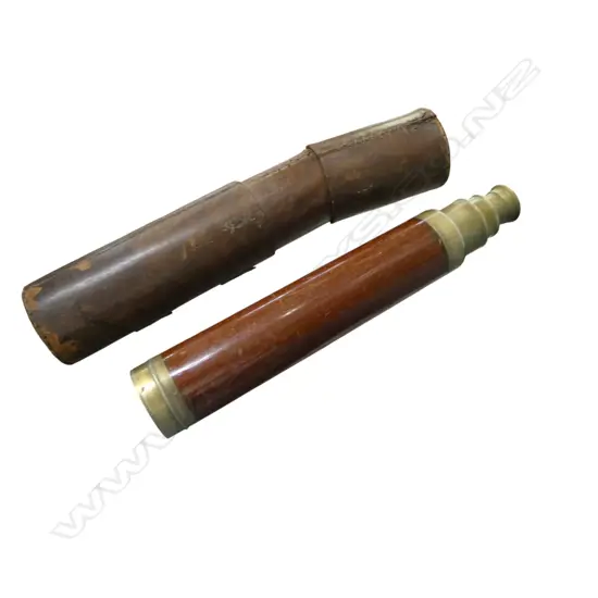 Victorian brass & mahogany 3 drawer telescope. L.880mm extended. The outer leather case with some faults