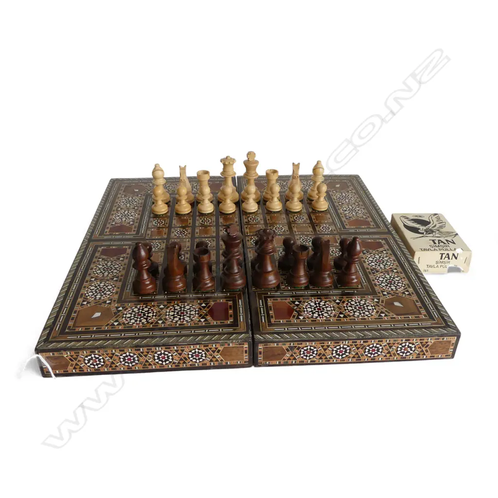 INLAID GAMES BOX; CHESS BOARD & PIECES / BACKGAMMON W.400mm Image 1++