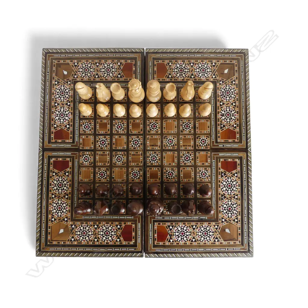 INLAID GAMES BOX; CHESS BOARD & PIECES / BACKGAMMON W.400mm Image 1++