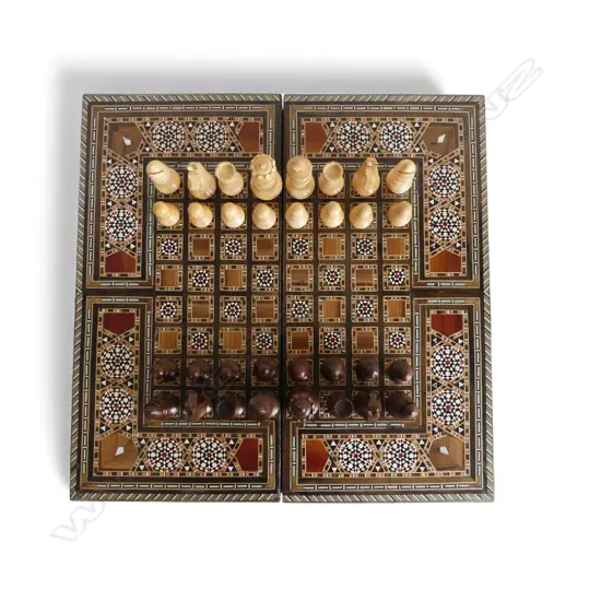 INLAID GAMES BOX; CHESS BOARD & PIECES / BACKGAMMON W.400mm