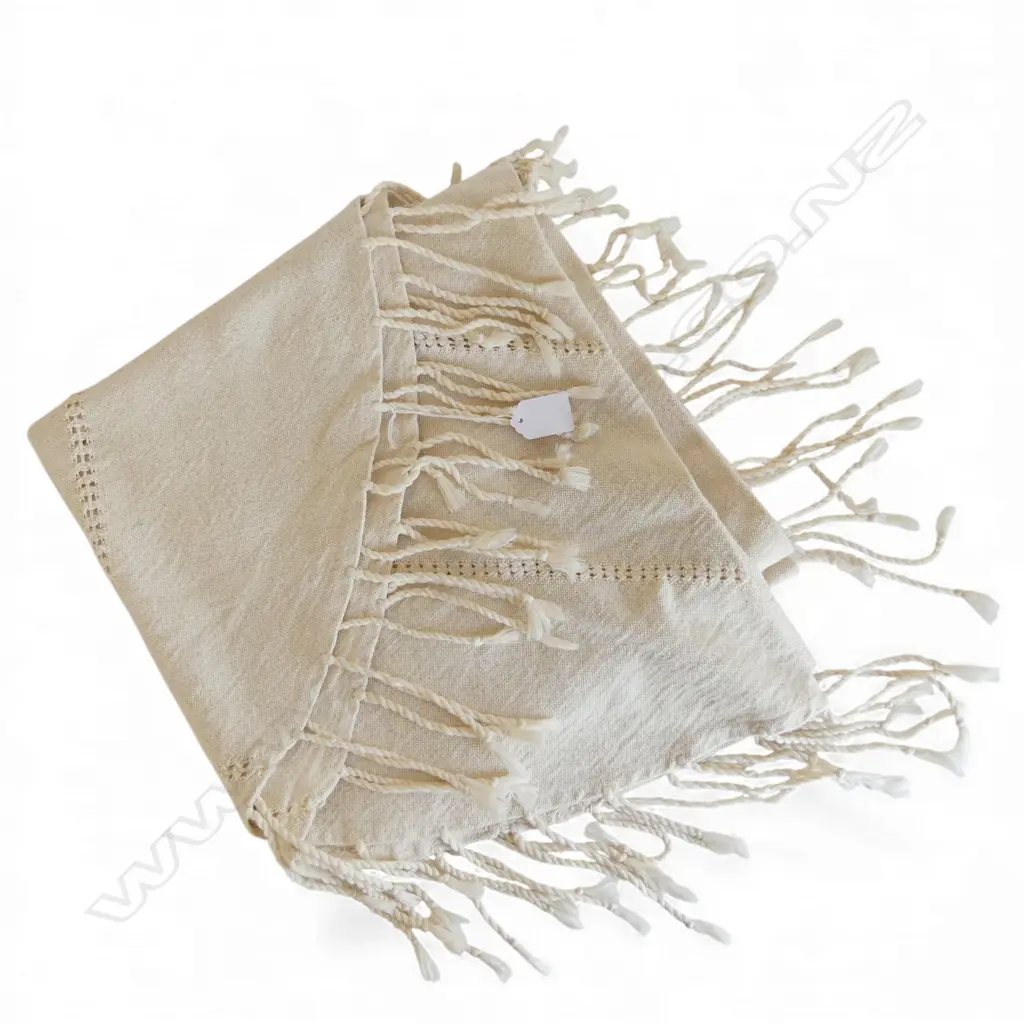 WHITE LINEN FRENCH CIRCULAR TABLE CLOTH Image 1++