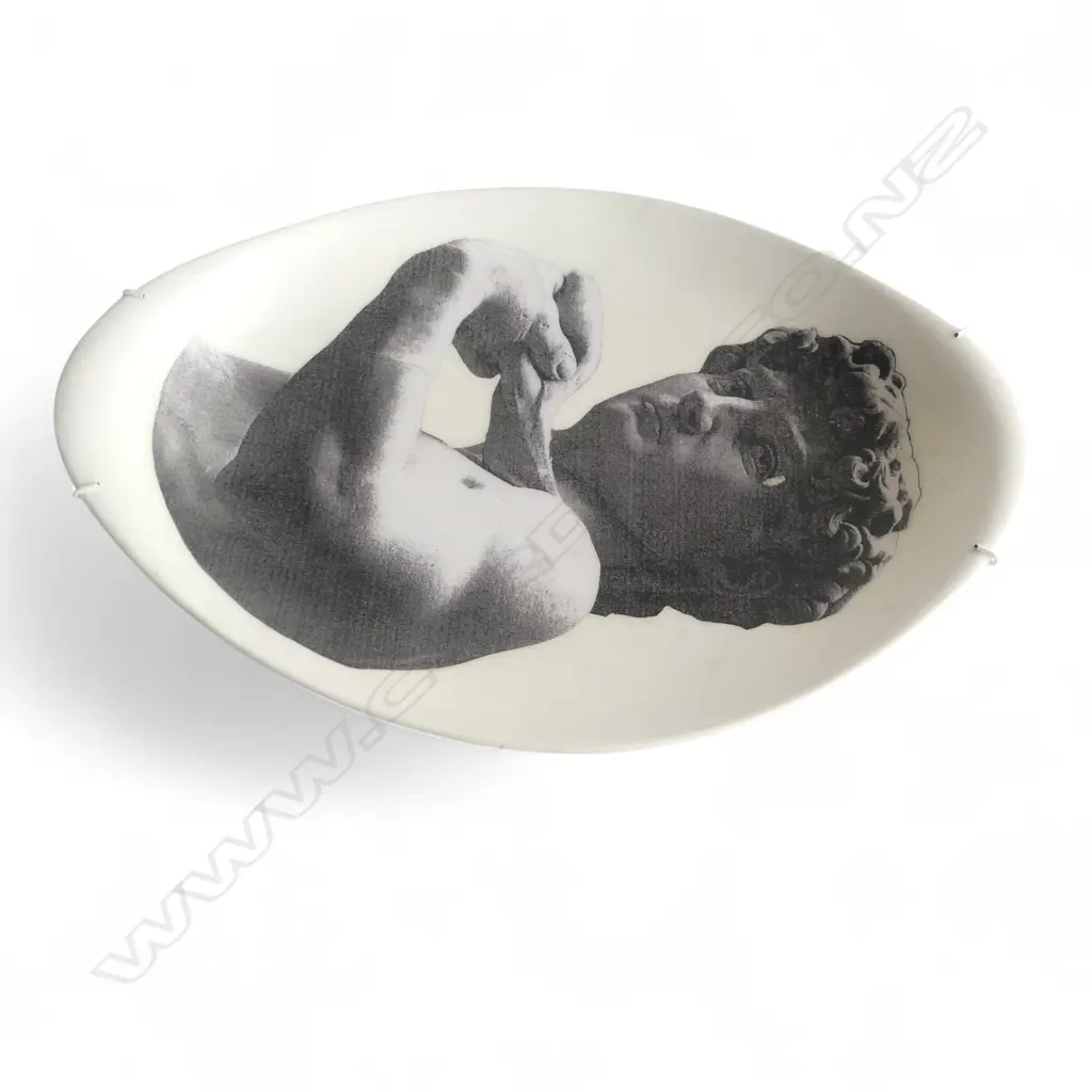  A WALL MOUNTED CERAMIC PLATE DECORATED WITH MICHAELANGLO'S DAVID 415 X 290 MM  Image 1++