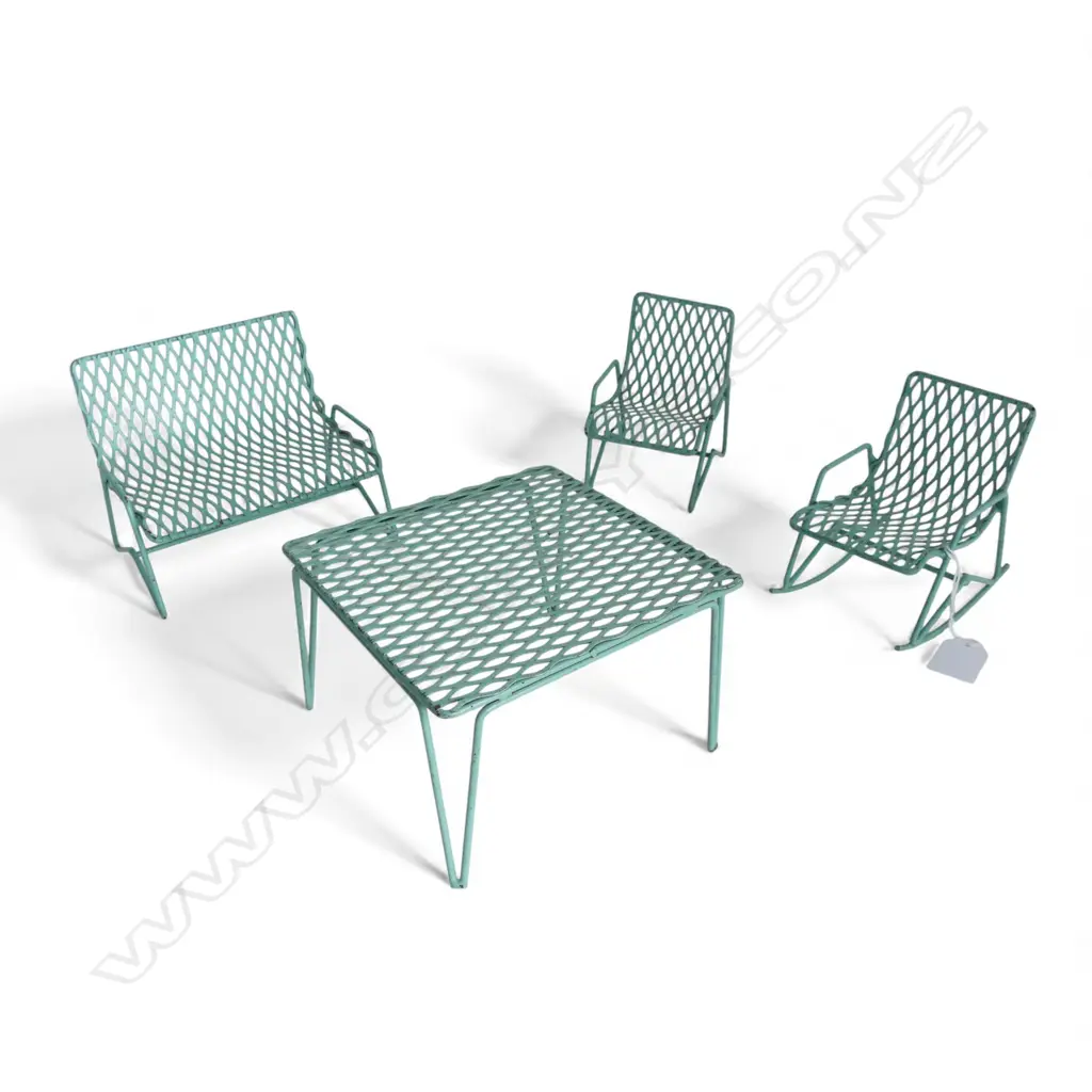 4 PCE GREEN METAL OUTDOOR FURNITURE SET (DOLL SIZE) TABLE 150x150mm Image 1++