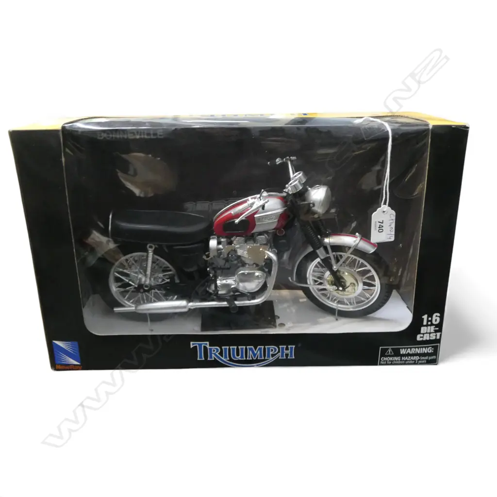 NEWRAY TRIUMPH MOTOCYCLE MODEL, BOXED W.420mm Image 1++