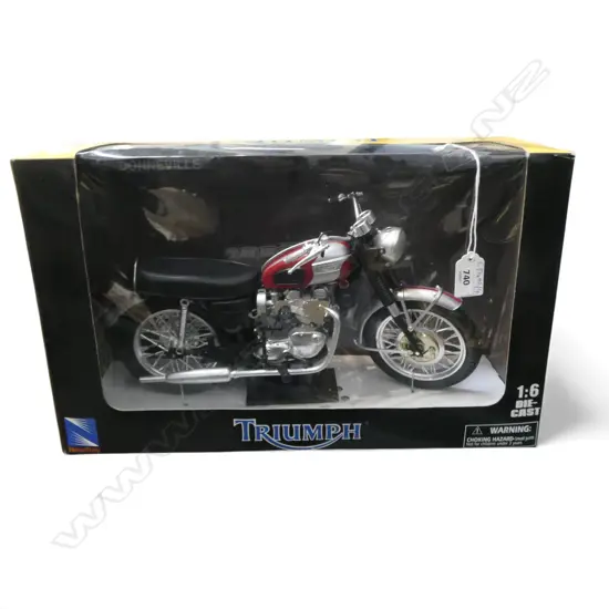 NEWRAY TRIUMPH MOTOCYCLE MODEL, BOXED W.420mm
