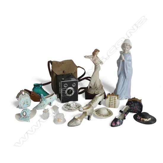 NAO PRAYING GIRL H.270mm, ITALIAN RESIN FIGURINE, BOX BROWNIE CAMERA ETC