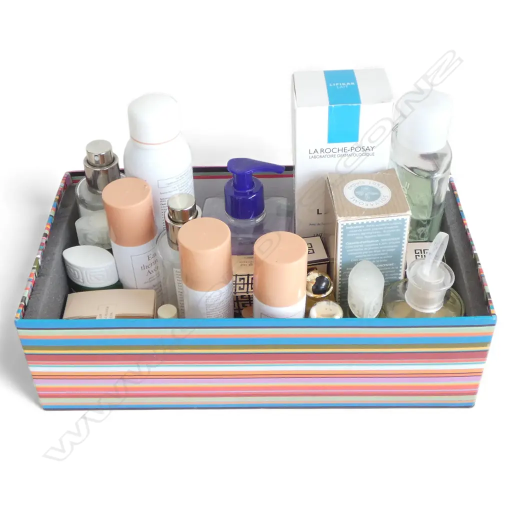 ASST. COSMETICS Image 1++