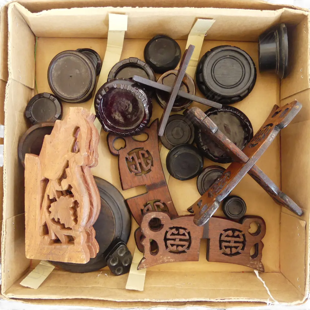 Box of Chinese vase + bowl stands: Various Image 1++