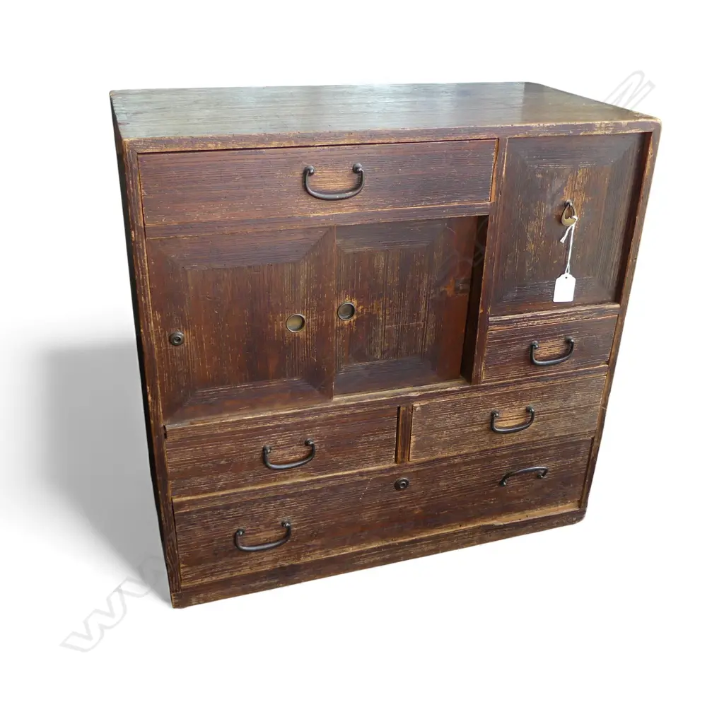 Vintage small Japanese collector's chest. Early 20thC H.570mm Image 1++