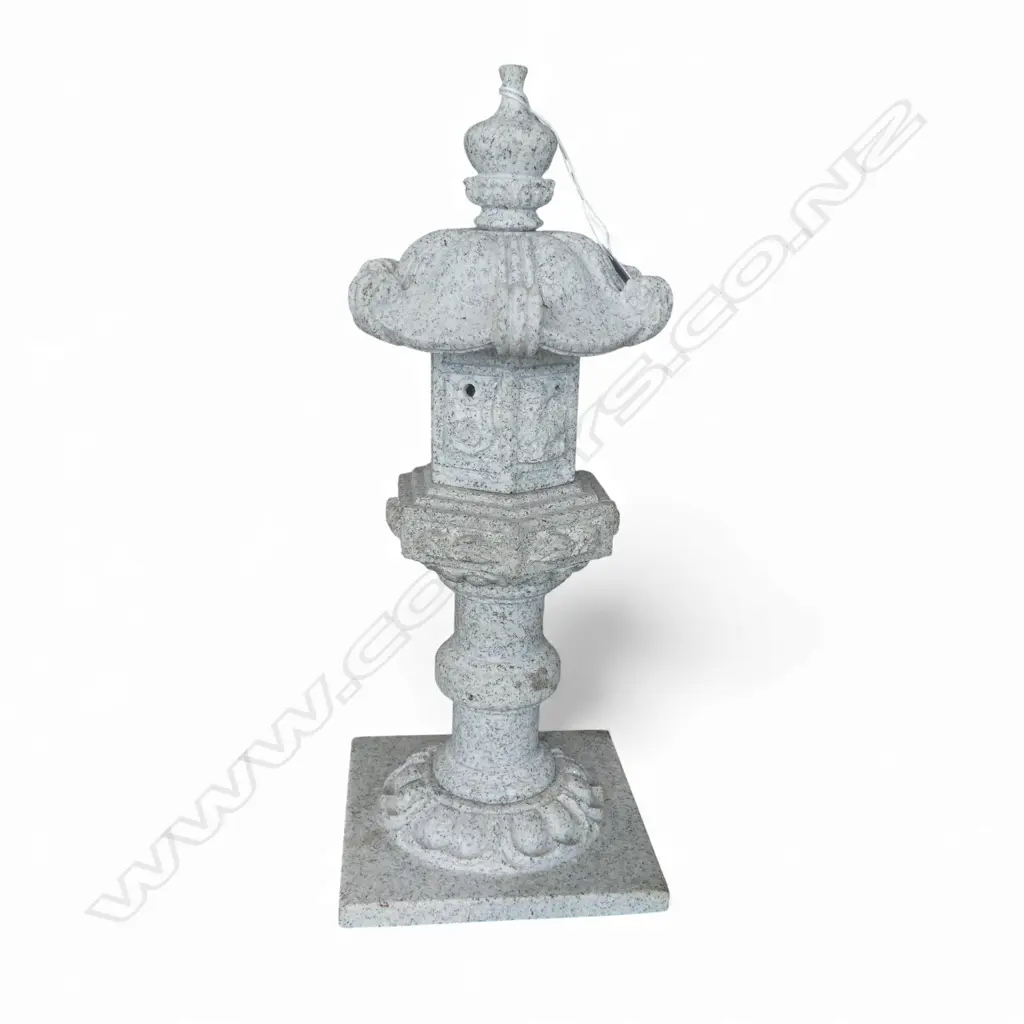 STONE KASUGA STYLE JAPANESE SMALL LANTERN H.303mm Image 1++