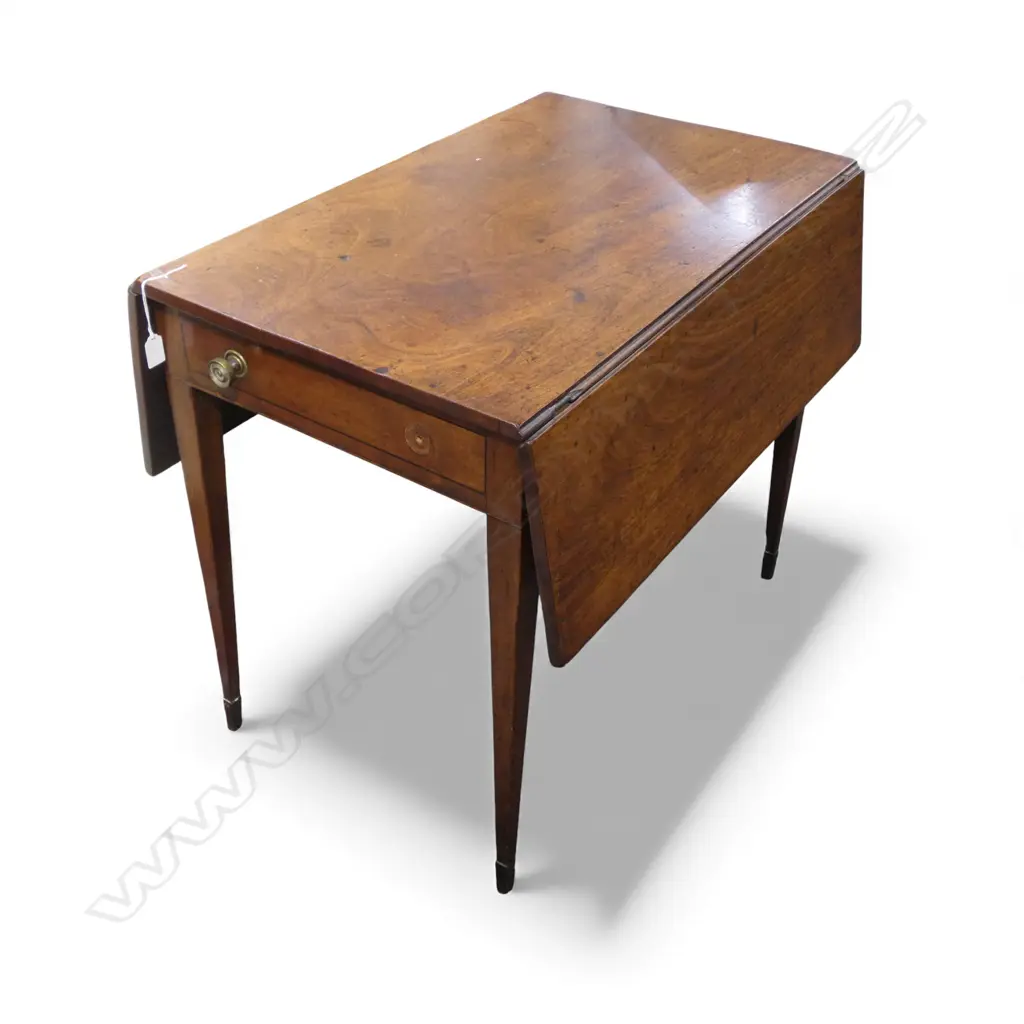 GEORGIAN MAHOGANY DROP SIDE TABLE, 1 HANDLE BROKEN IN DRAWER, 800x510x695mm Image 1++
