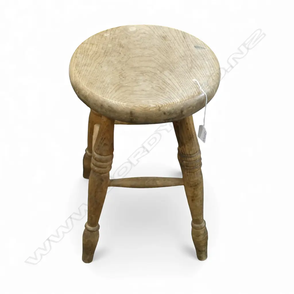 WOODEN STOOL H.470mm Image 1++