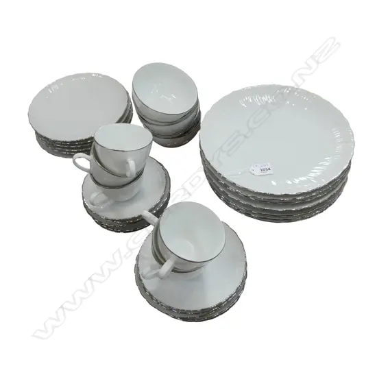 TIRSCHENREUTH GERMANY PART DINNER SET