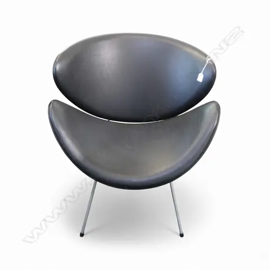 LIP CHAIR