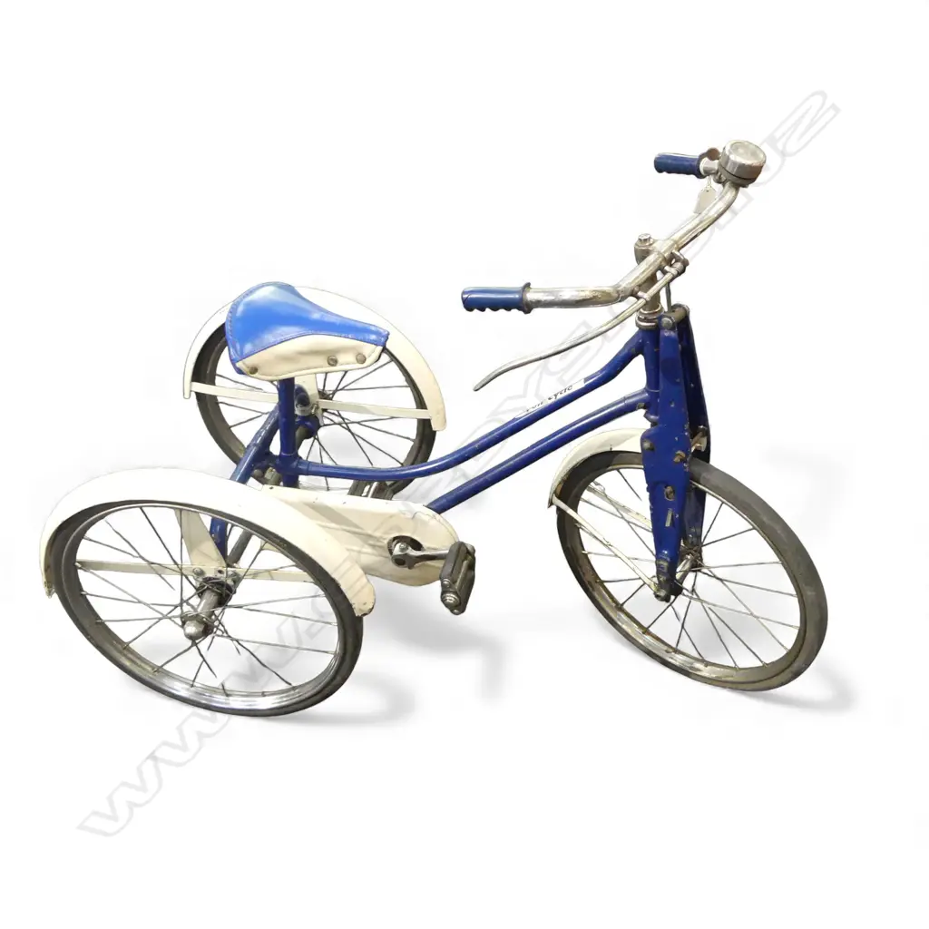 VINTAGE CHILDS TRICYCLE Image 1++