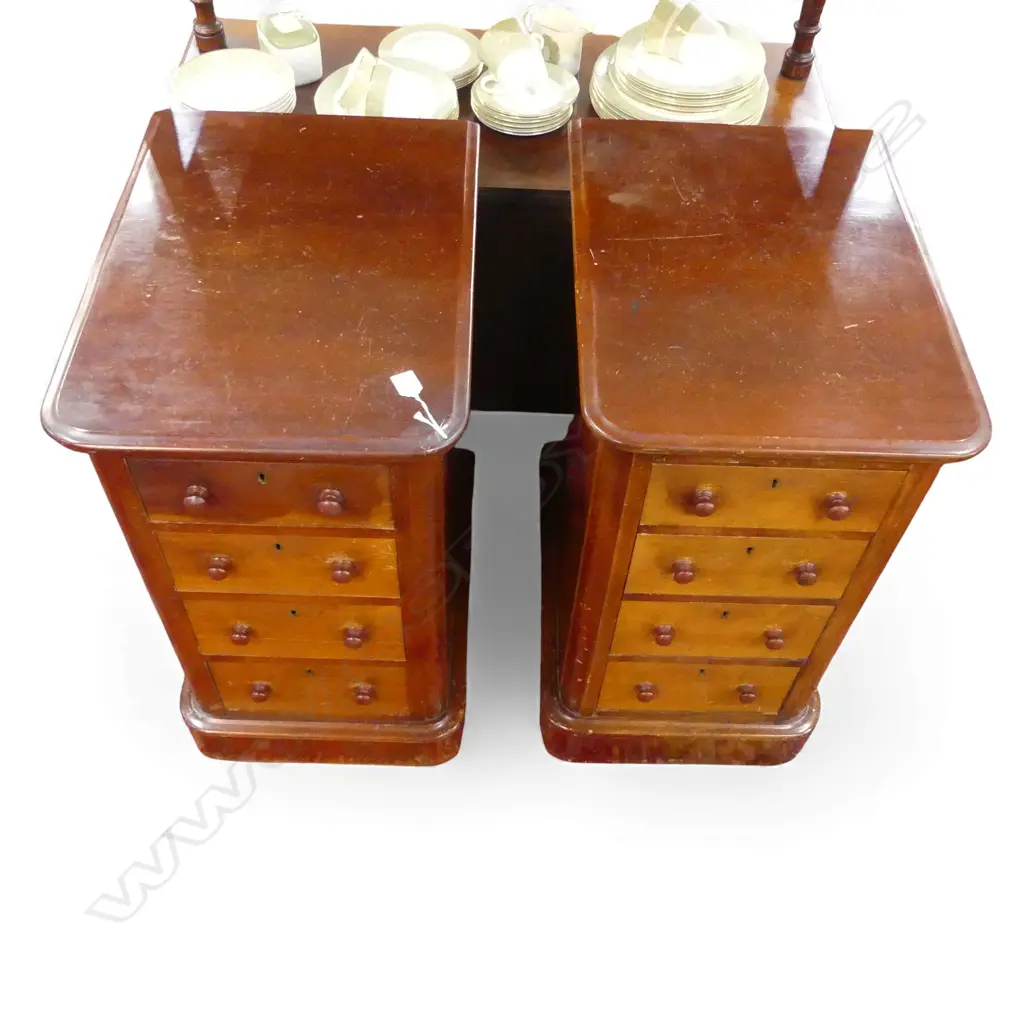 PR ANTIQUE MAHOGANY BEDSIDE DRAWERS 435x580x755mm Image 1++