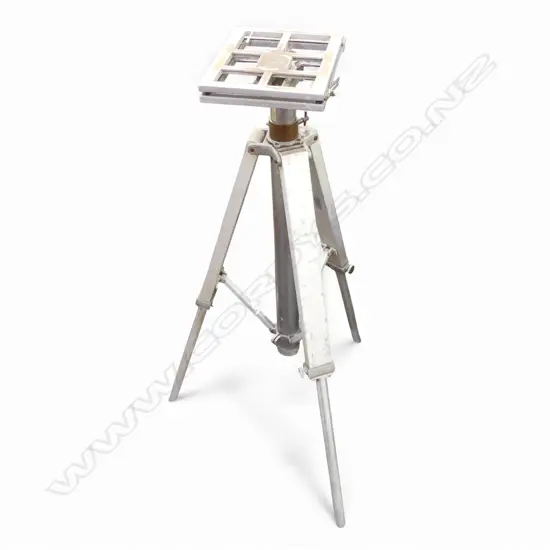 CAST ALLUMINIUM INDUSTRIAL TRIPOD STAND