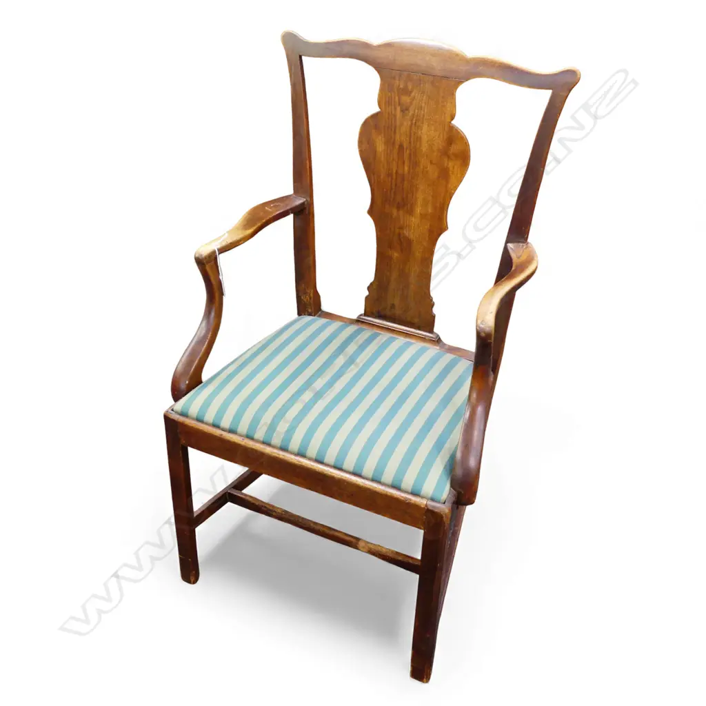 ANTIQUE ARMCHAIR Image 1++