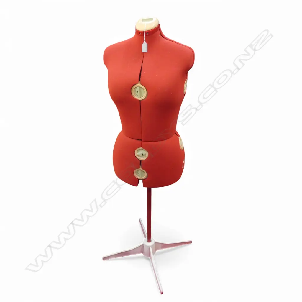 DRESS MAKERS MANNEQUIN H.1350mm Image 1++