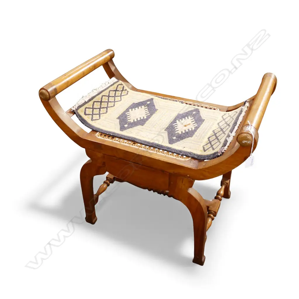 WOODEN STOOL W.685mm w. SMALL RUG ON SEAT Image 1++