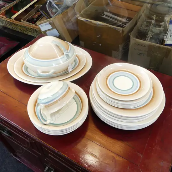 SUSIE COOPER DINNERS SET