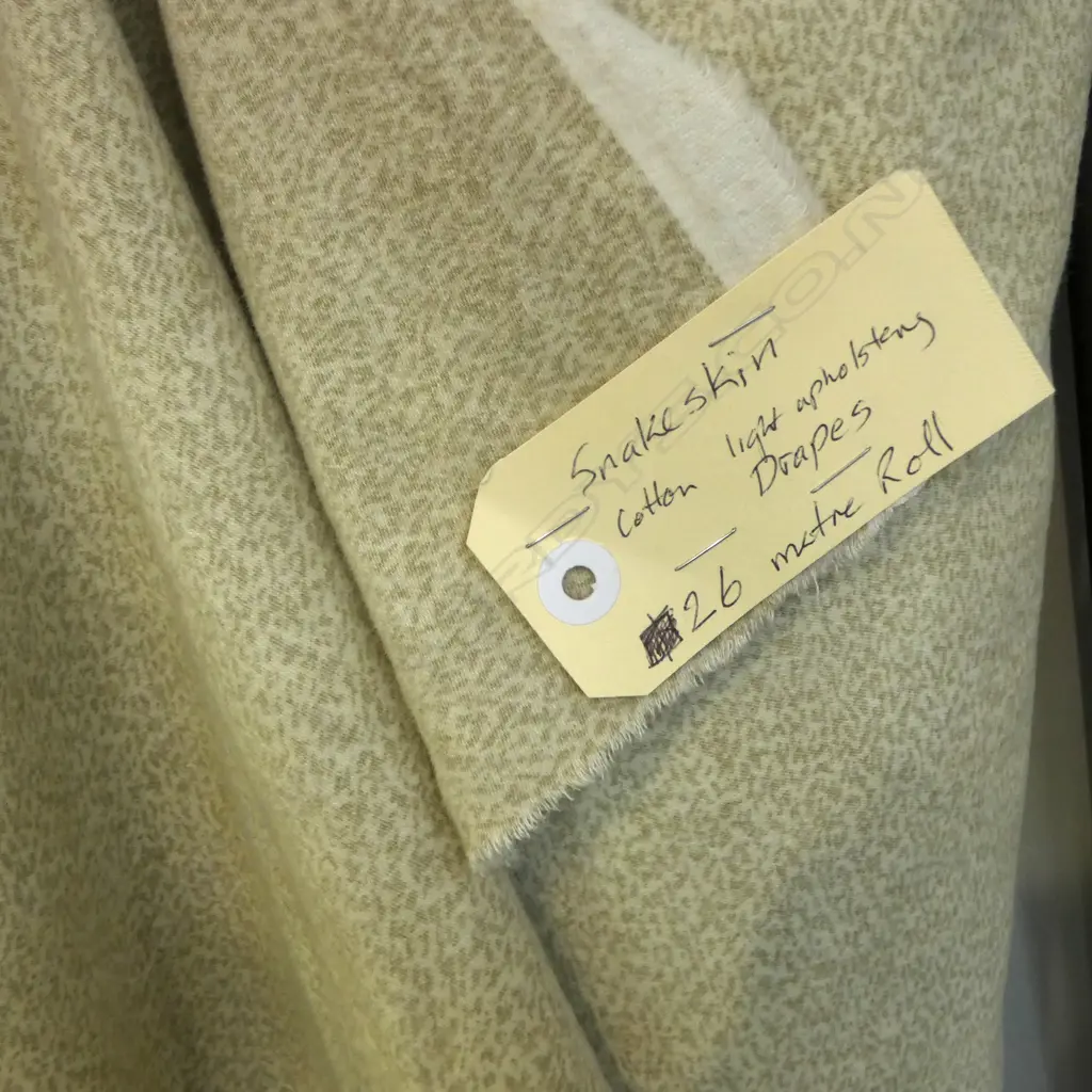 FABRIC BOLT: SNAKESKIN COTTON 26m roll Image 1++