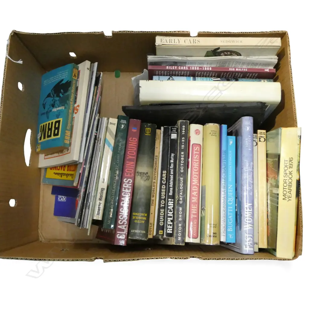 BOX OF BOOKS CLASSIC CARS ETC Image 1++