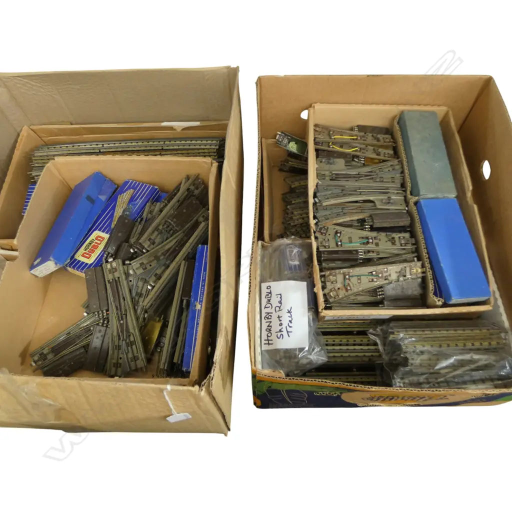 LARGE COLLECTION HORBY DUBLO RAILWAY TRACK POINTS & ACCESSORIES Image 1++