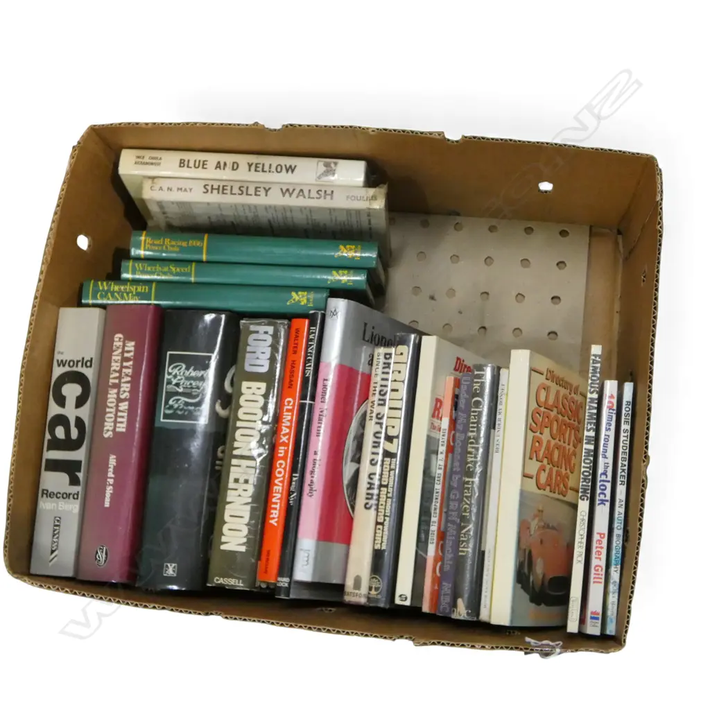 BOX OF BOOKS CLASSIC CARS ETC Image 1++