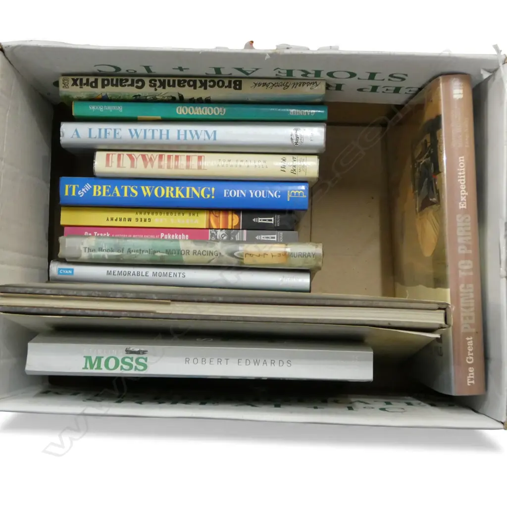BOX OF BOOKS CLASSIC CARS ETC Image 1++