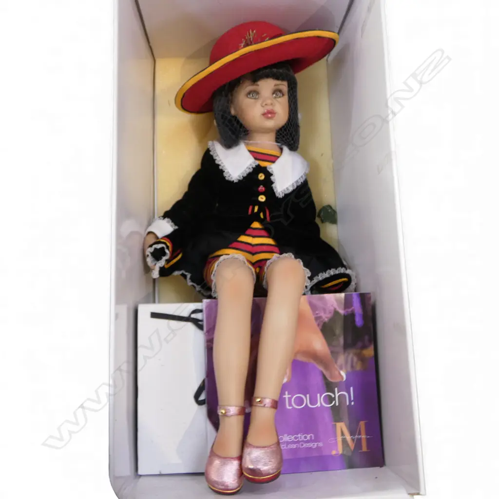 BOXED JAN MCLEAN 'AMELIA' DOLL 1011/3500 w. CERT H.500mm Image 1++