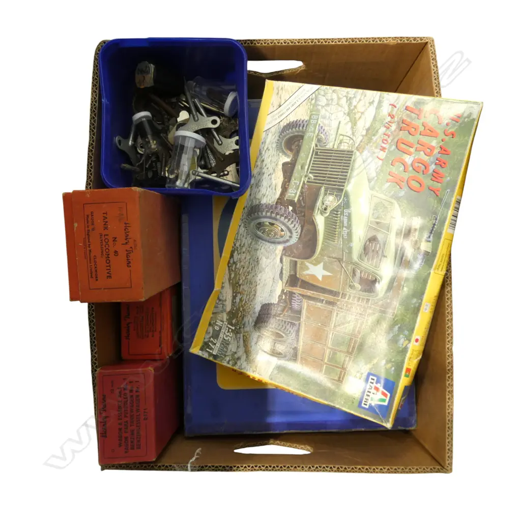 BOX LOT EMPTY TRAIN BOXES TRAIN KEYS DECK GIRDER BRIDGES MODEL TRUCK ETC Image 1++