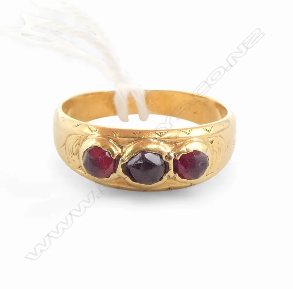 VINTAGE 18CT Y/GOLD & GARNET RING 3.60gms SIZE J Image 1++