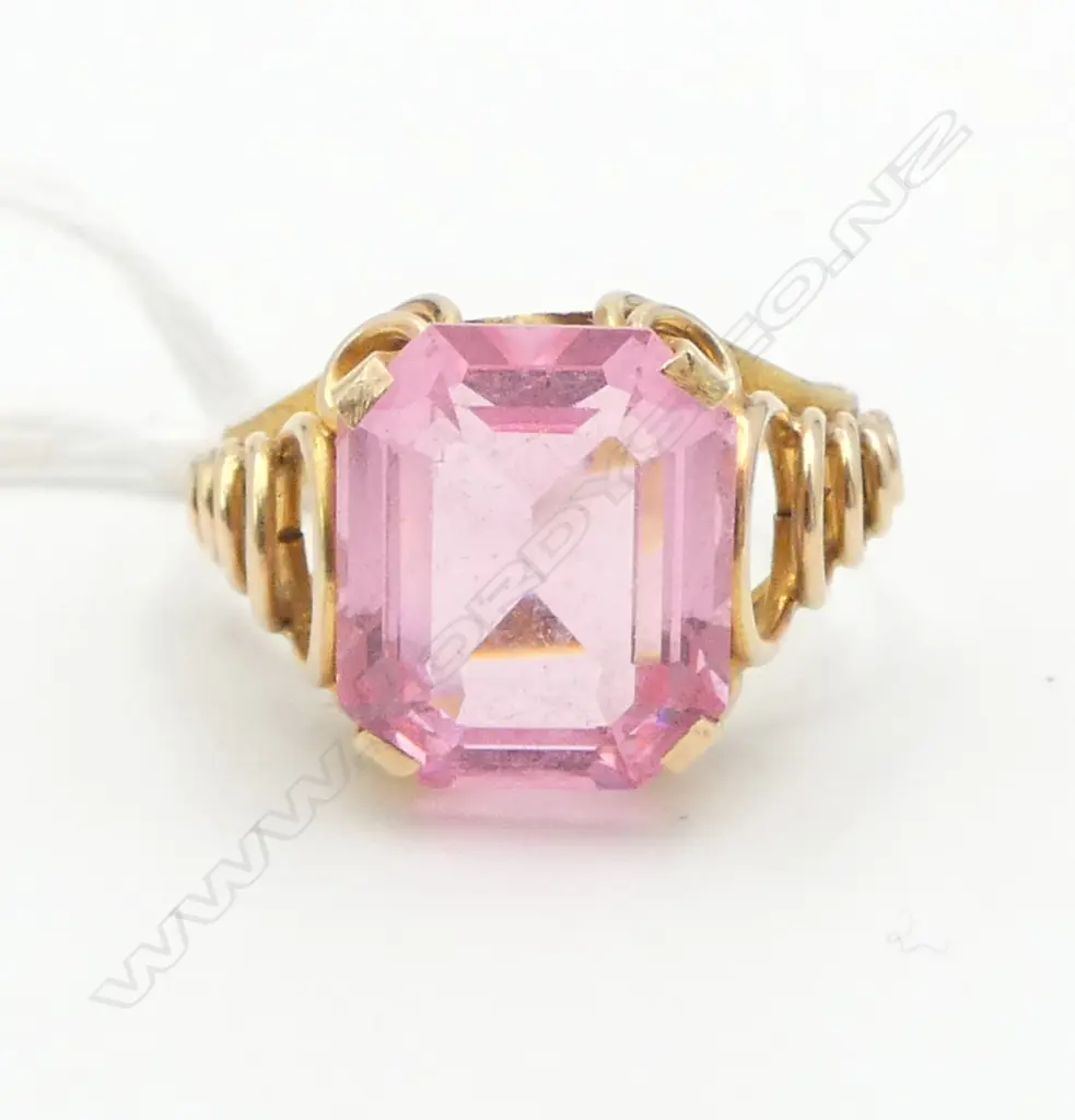 14ct GOLD & PINK STONE RING, 4.15gm SIZE Q Image 1++