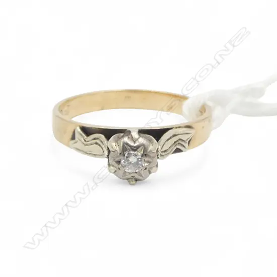 9ct DIAMOND RING, 1.88gm SIZE K