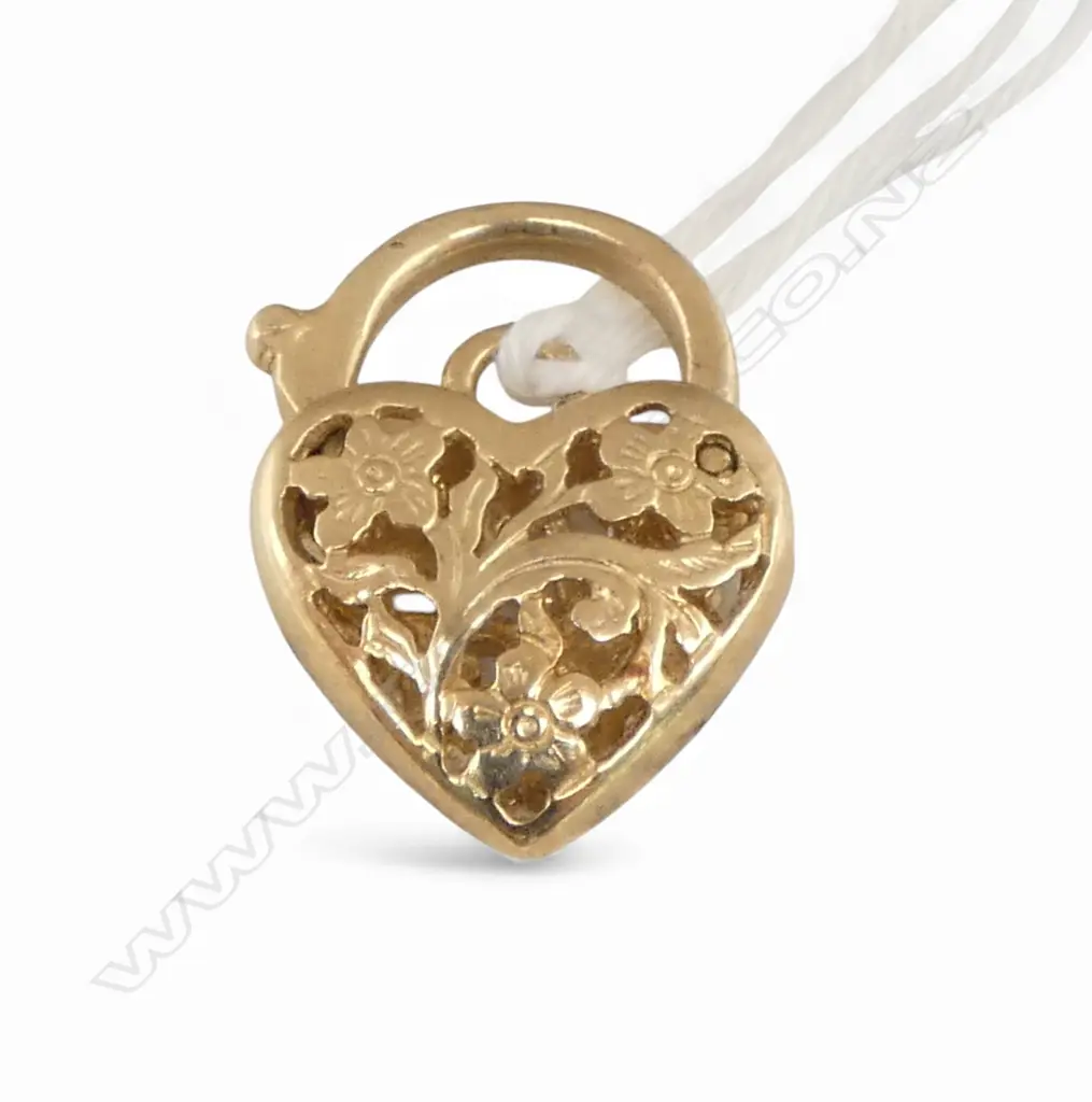 9ct GOLD FANCY HEART PADLOCK BRACELET CLASP 3.48gms Image 1++