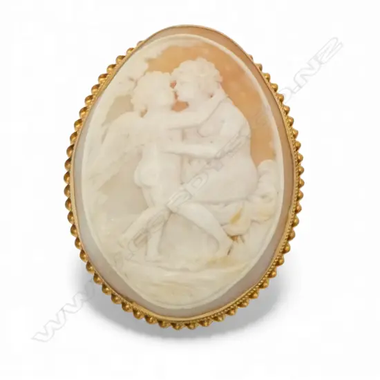 LG 14CT CAMEO PENDANT BROOCH 60x45mm 21.9gms