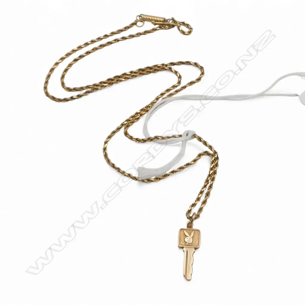 14ct YELLOW GOLD ROPE NECKLACE with Playboy Bunny key pendant 5.14gms Image 1++