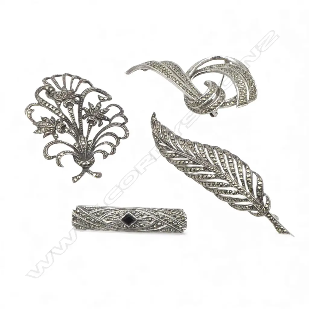 4 VINTAGE MARCASITE BROOCHES: at least 3 silver  Image 1++