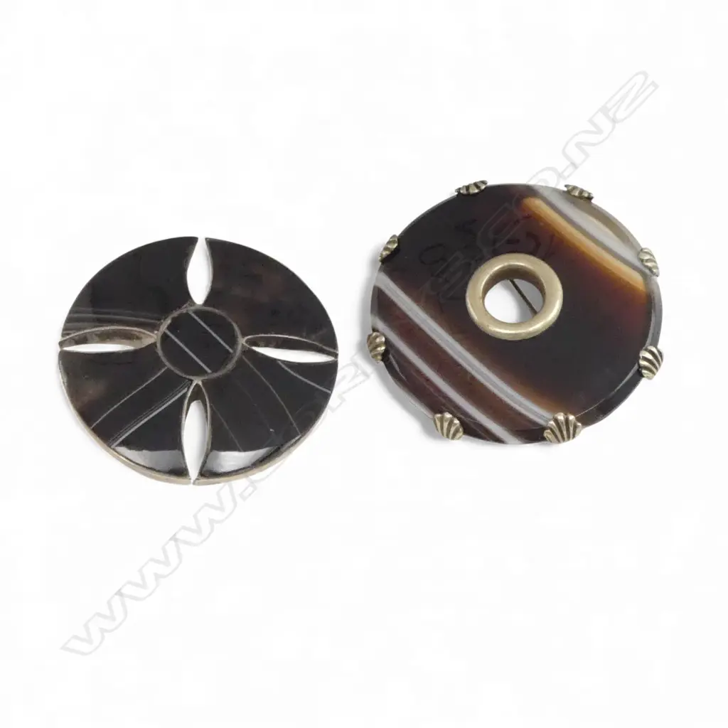 2 vintage Scottish silver & banded dark agate brooches Image 1++