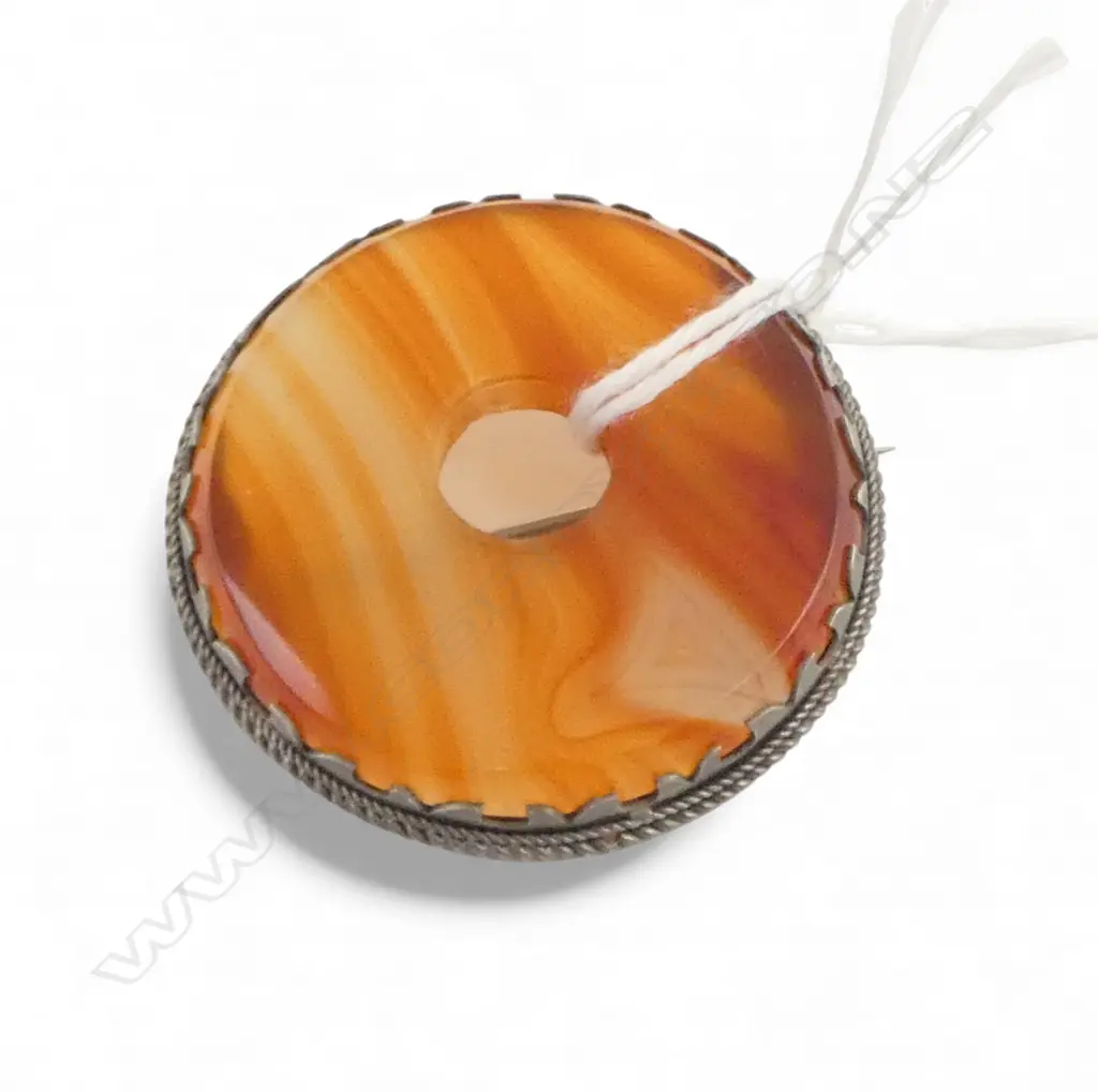 Round agate stone set brooch in silver frame hole to center Dia.42mm Image 1++
