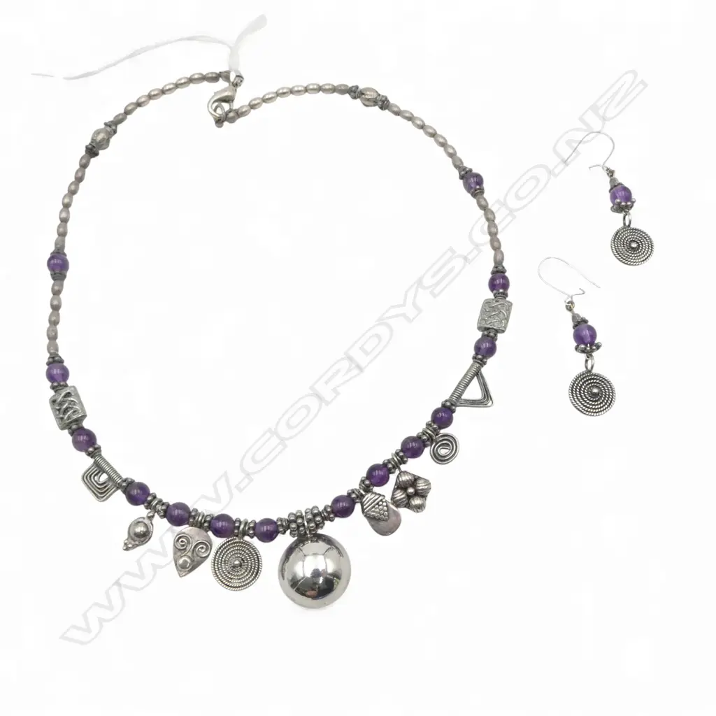 SILVER & AMETHYST NECKLACE & PR MATCHING EARRINGS Image 1++