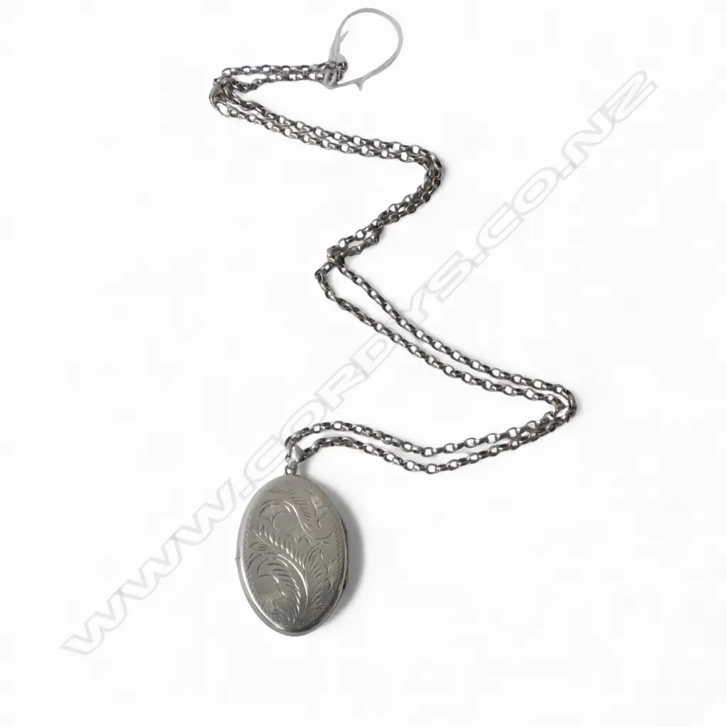 925 SILVER ENGRAVED OVAL LOCKET ON LONG SILVER CHAIN L.680mm Image 1++