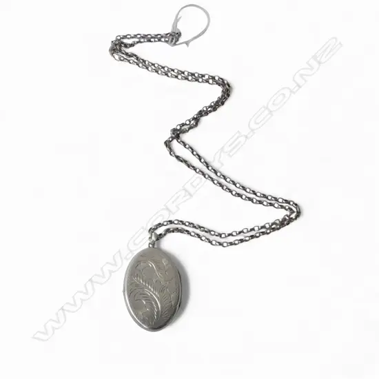 925 SILVER ENGRAVED OVAL LOCKET ON LONG SILVER CHAIN L.680mm