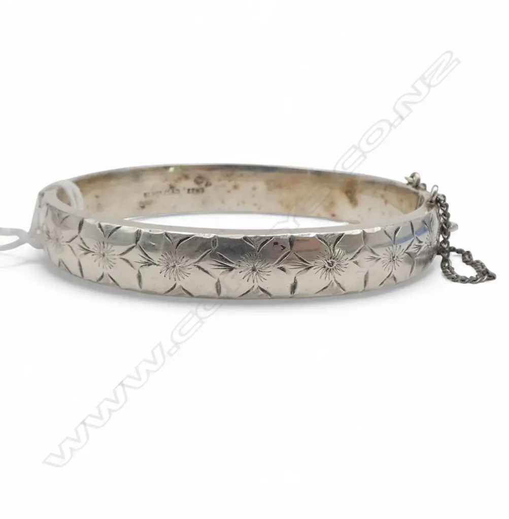 SILVER half floral ENGRAVED HALF HINGED BANGLE Image 1++