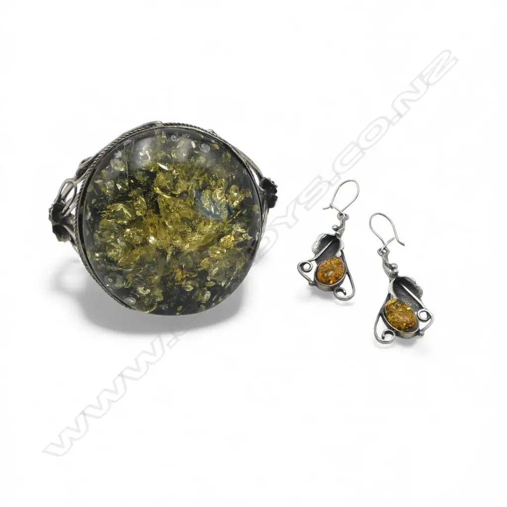 SILVER AND AMBER TYPE BRACELET AND EARRINGS  Image 1++