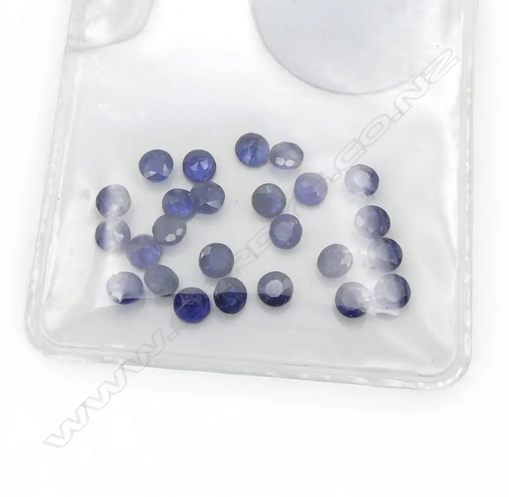 25 ROUND CUT BLUE/PURPLE SAPPHIRES, Dia.4mm, 9.10ct Image 1++