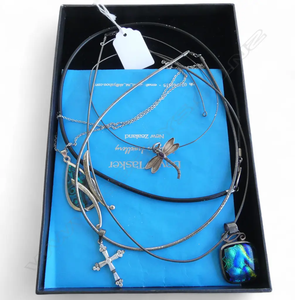 BOX OF 4 S/SILVER NECKLACES DAVID TASKER ETC  Image 1++